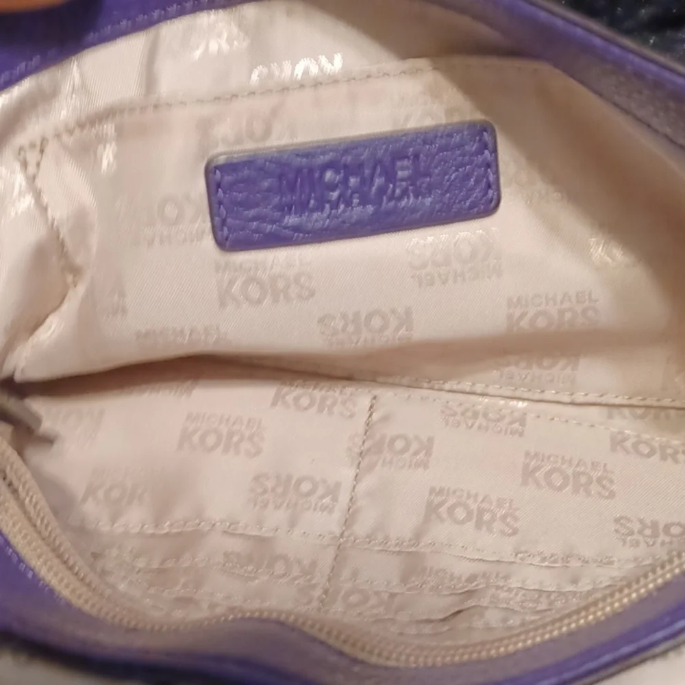 MICHAEL Kors Crossbody - Picture 6 of 6